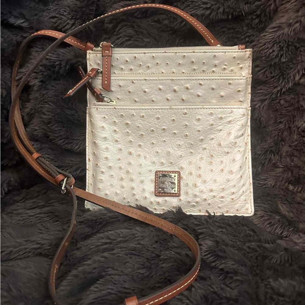 Dooney & Bourke Cream Ostrich Set Triple Zip Crossbody Leather Bag & Wristlet - Picture 2 of 10